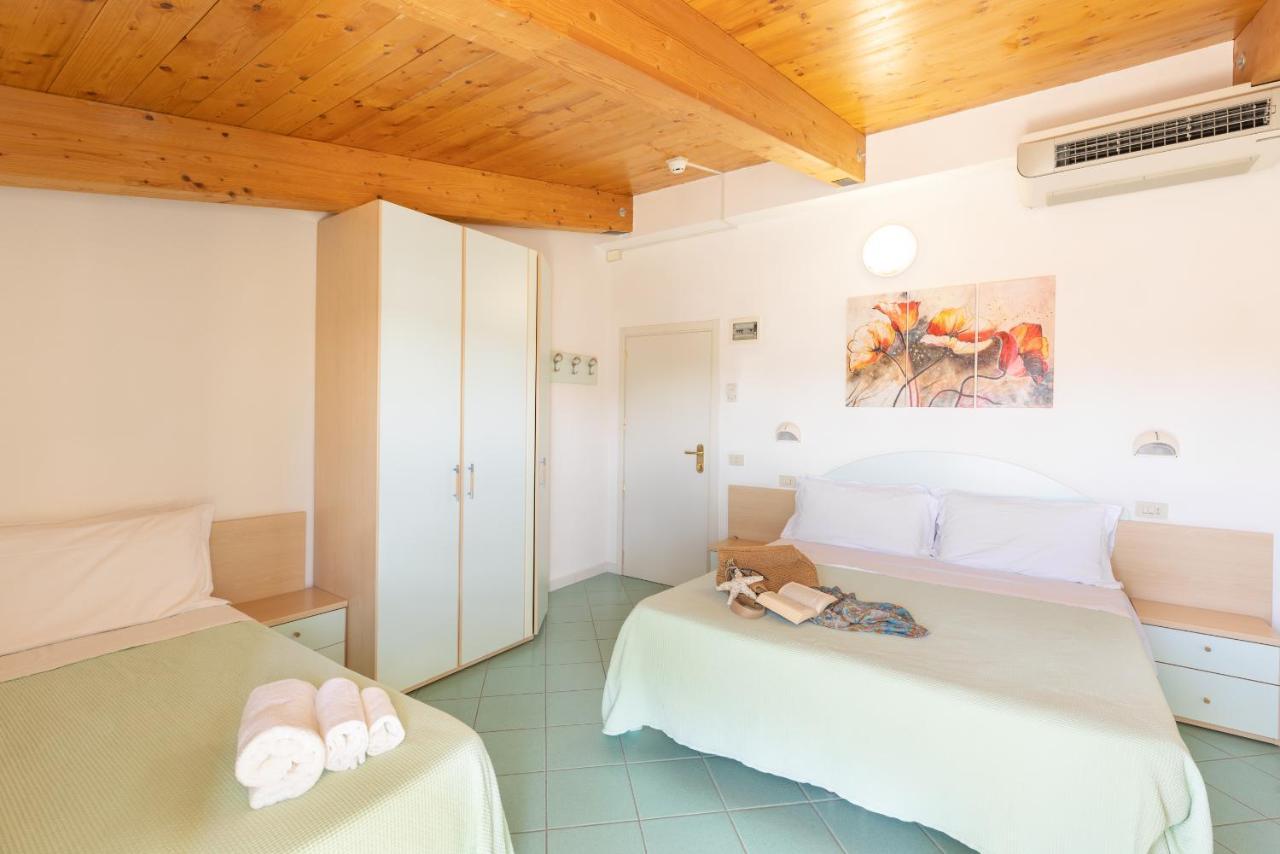 Hotel Caprice B&B - In Centro A Riccione Exterior photo