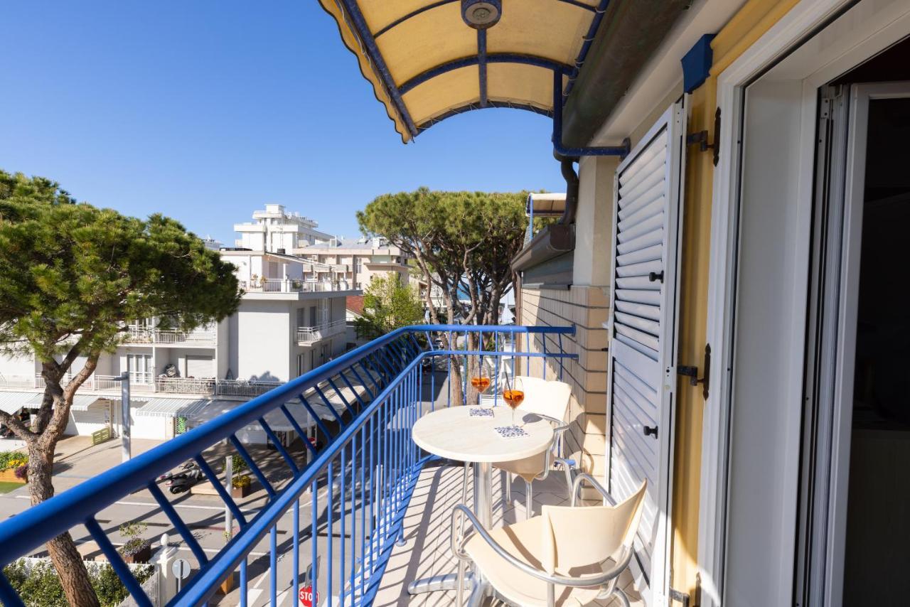 Hotel Caprice B&B - In Centro A Riccione Exterior photo