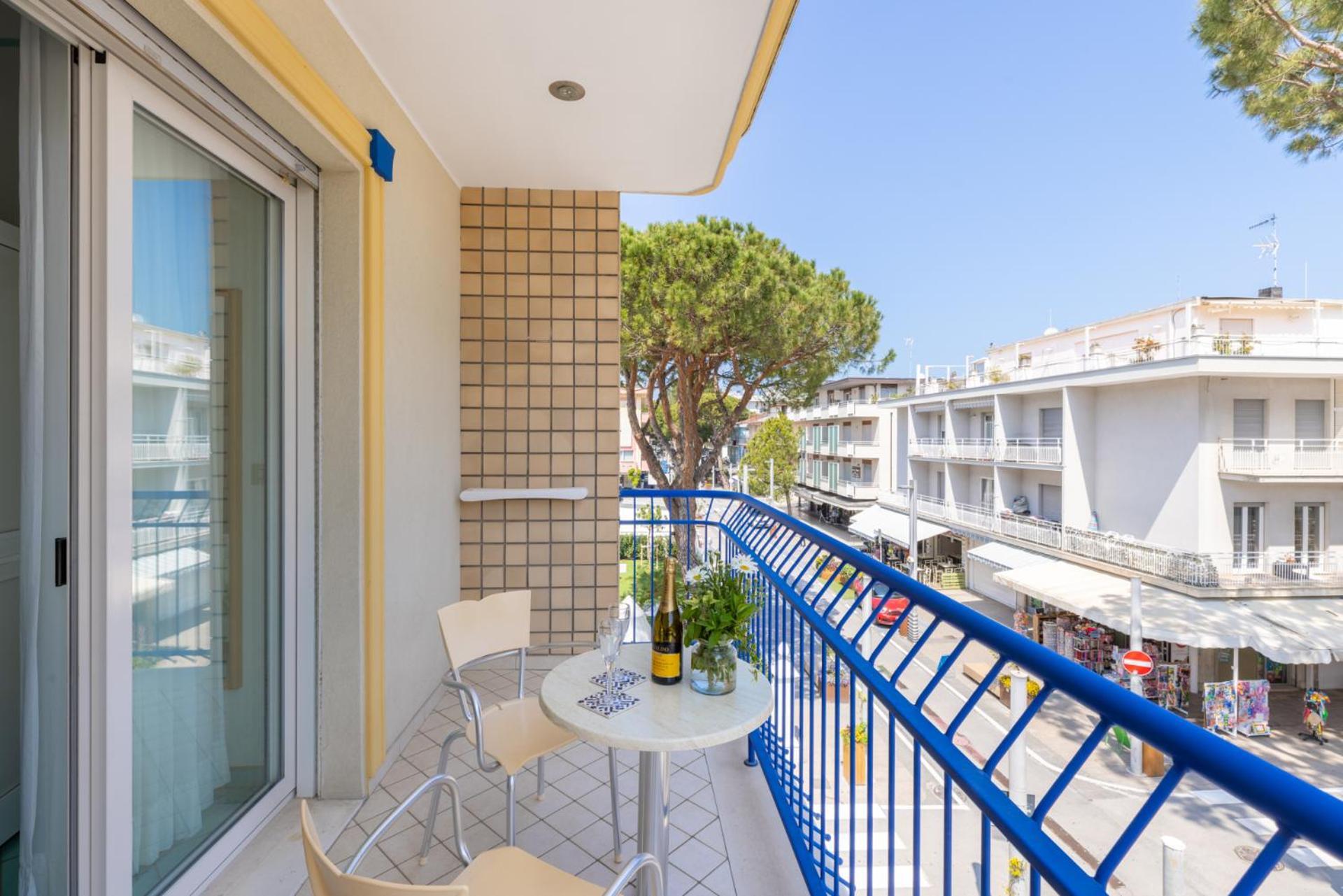 Hotel Caprice B&B - In Centro A Riccione Exterior photo